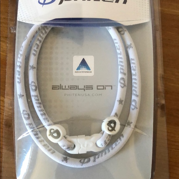 Phiten Classic Titanium Necklace (22”/55cm) - Picture 2 of 6